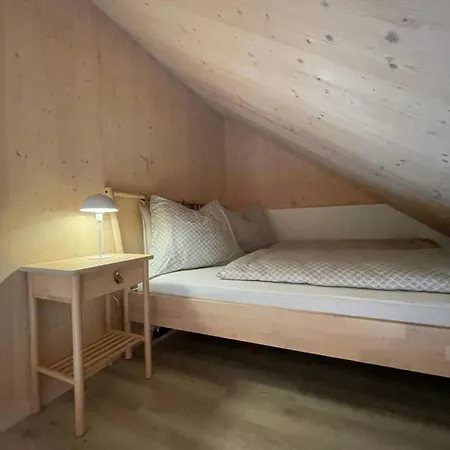 Moderne Maisonette-ferienwohnung Mit Dachterrasse, Waldblick & Parkplatz Friedburg