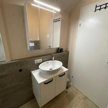 Apartmán Moderne Maisonette-ferienwohnung Mit Dachterrasse, Waldblick & Parkplatz Friedburg