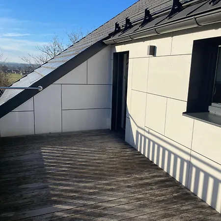 Moderne Maisonette-ferienwohnung Mit Dachterrasse, Waldblick & Parkplatz Friedburg