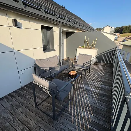 Moderne Maisonette-ferienwohnung Mit Dachterrasse, Waldblick & Parkplatz Apartment Friedburg