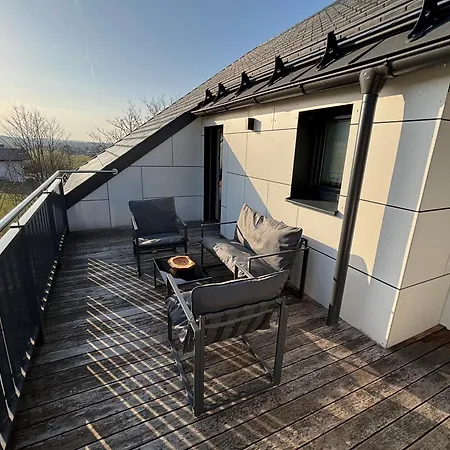 Apartment Moderne Maisonette-ferienwohnung Mit Dachterrasse, Waldblick & Parkplatz Friedburg