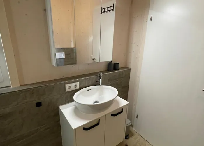 Apartment Moderne Maisonette-ferienwohnung Mit Dachterrasse, Waldblick & Parkplatz Friedburg